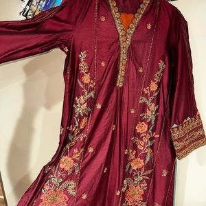 Pakistani Outfit. 2 PC shirt and dupatta